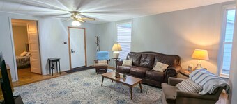 Functional 3 Bedroom Home Near Robinson With WIFI