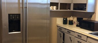 Quiet Annapolis Country House