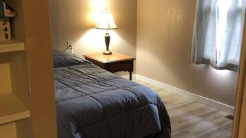 2 quartos, ferros/tábuas de passar roupa, Wi-Fi de cortesia