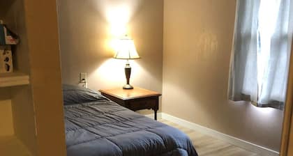 Quiet Annapolis Country House
