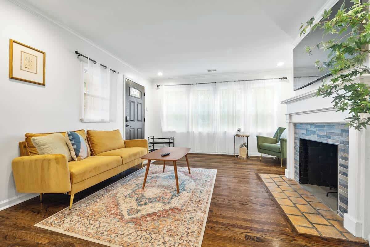 TV, fireplace, offices