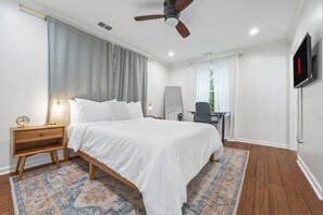 4 habitaciones, tabla de planchar con plancha, wifi y ropa de cama 