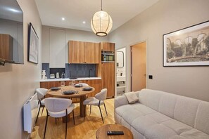 Interior - PASSAGE DES MARAIS 1 (Paris)