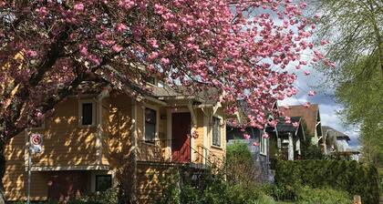 Beautiful Renovated 3-bedroom Vancouver House, near Commercial Drive-Trout Lake!