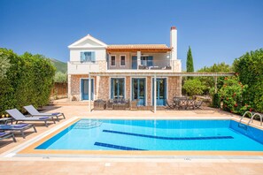 Pool - Villa Sappho - Three Bedroom Villa, Sleeps 6 (Lefkada)