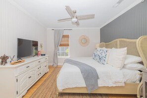 4 bedrooms, desk, iron/ironing board, travel cot