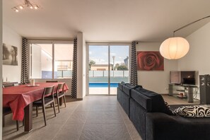 TV, fireplace, DVD player - Domus Genti, Chalet 5StarsHome Mallorca (Son Serra de Marina)