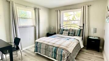 3 dormitorios, escritorio, tabla de planchar con plancha y wifi