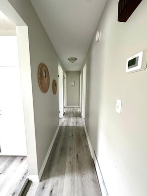 Interior - Nice Getaway Home with Hot Tub / Near all (Mason)