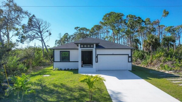 Exterior - Sweet T - newer Rotonda pool home (Rotonda West)