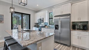Fridge, microwave, oven, stovetop - Sweet T - 152 Redwood - pool home with privacy (Rotonda West)