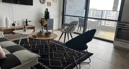 Amazing tower apartment at Karmei Gat