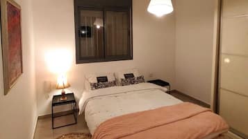 3 quartos, ferros/tábuas de passar roupa, Wi-Fi, roupa de cama