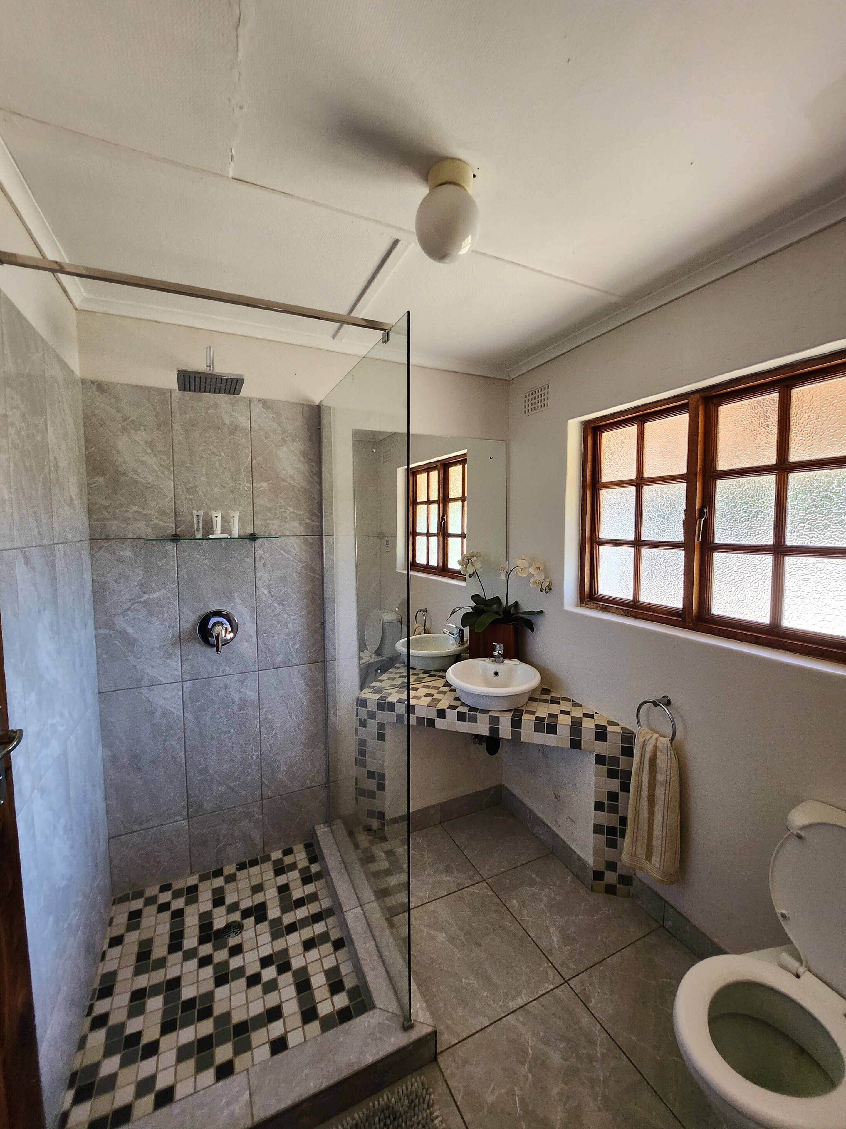 Standard Suite | Bathroom