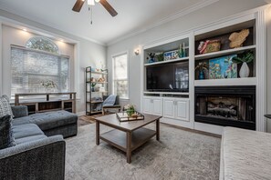 TV - Lei'd Back * Golf Cart Included & Pet Friendly (Destin)