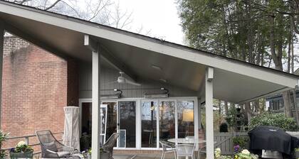 Extraordinary mid-century gem near Metro and embassies.