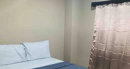 310- Apartamento 2 Habitaciones, 2 Camas, 1 Baño, Cocineta y Parqueo