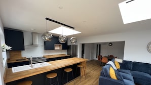 Interior - Stunning 3-bed House in Rayleigh (Rayleigh)