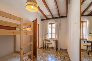 5 Schlafzimmer, Bügeleisen/Bügelbrett, Reisekinderbett, kostenloses WLAN