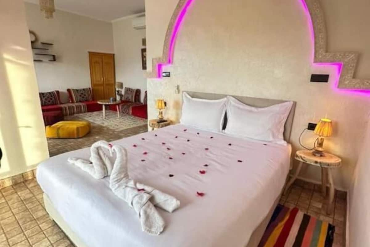 Deluxe Double Room | 1 bedroom, individually decorated, individually furnished