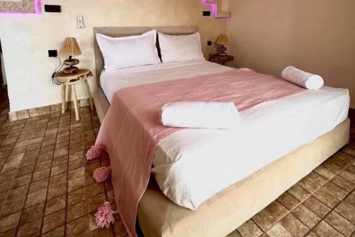 Tripla Standard | 1 camera, con stile personalizzato, con arredamento individuale