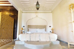 特色装修、特色家居、笔记本电脑工作区、隔音