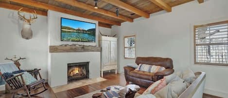 Smart TV, fireplace, offices