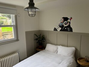 2 camere, una scrivania, ferro/asse da stiro, Wi-Fi gratuito