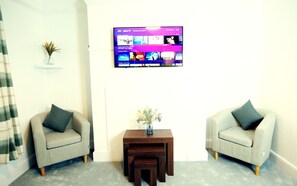 Interior - Town Centre House with parking, Wi-Fi (Stafford)