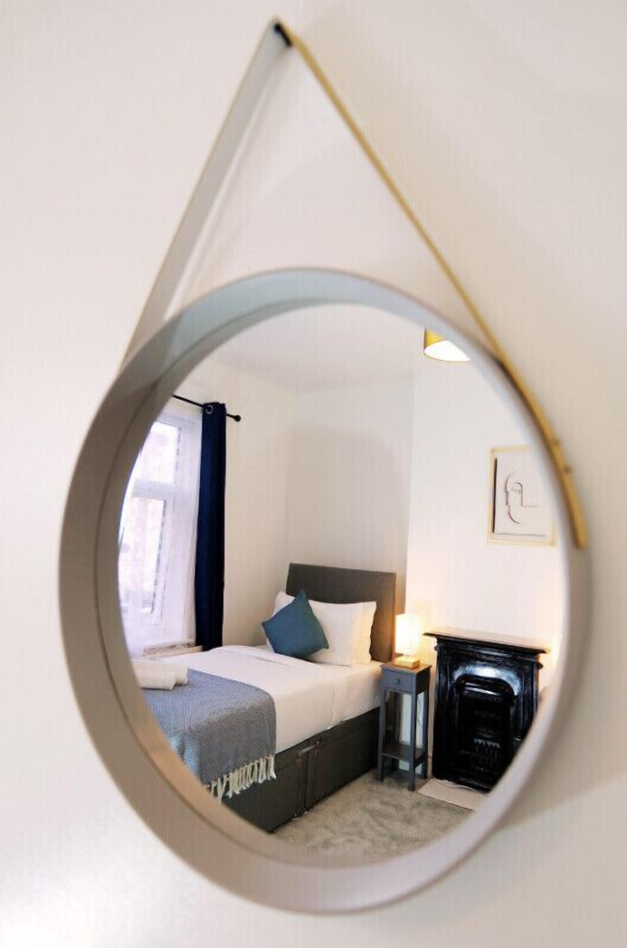 2 slaapkamers, een strijkplank/strijkijzer, reisbedje, gratis wifi