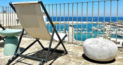 Maison typique avec terrasse en bord de mer au centre d'Otrante - Marea Stays Collection