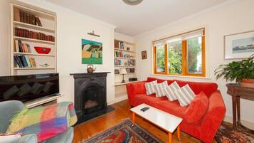 Basic House | Living area