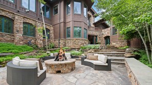 Terrace/patio - Luxury Ski-in/out Estate + Game Room | Paragon (Avon)