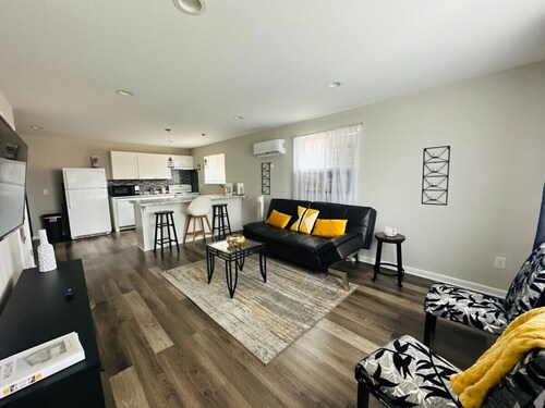 Updated 2BR Near Blue Ash & Downtown Cincinnati | Ideal for Long Stays
