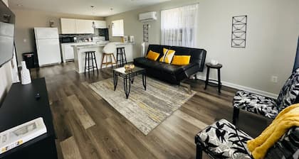 Updated 2BR Near Blue Ash & Downtown Cincinnati | Ideal for Long Stays