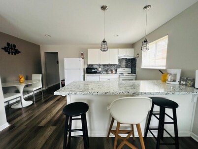 Reading-Stylish Apartment for Contemporary Comfort