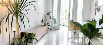 Bright leafy home with Biznet up to 250 Mbps 3+1BR