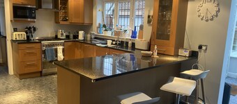 Remarkable 3-bed House in Netley Abbey Southampton