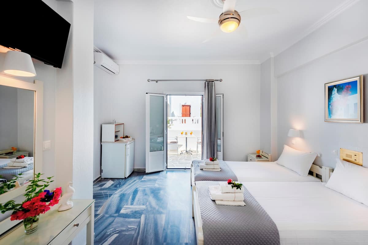 Standard Double or Twin Room | Una cassaforte in camera, una scrivania, Wi-Fi gratuito, lenzuola