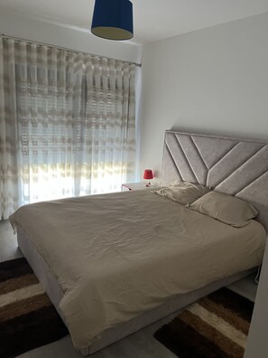 4 bedrooms, iron/ironing board, travel cot, WiFi
