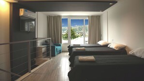 In-room safe, blackout drapes, iron/ironing board, WiFi (free) - Domus Lake Resort (Villa Carlos Paz)