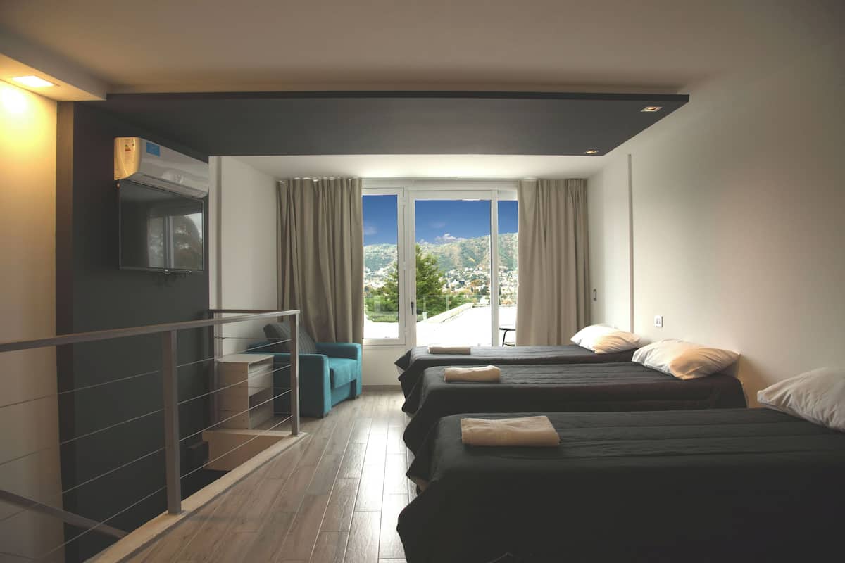 Caja de seguridad en la habitación y cortinas blackout