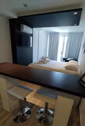 In-room safe, blackout drapes, iron/ironing board, free WiFi - Domus Lake Resort (Villa Carlos Paz)