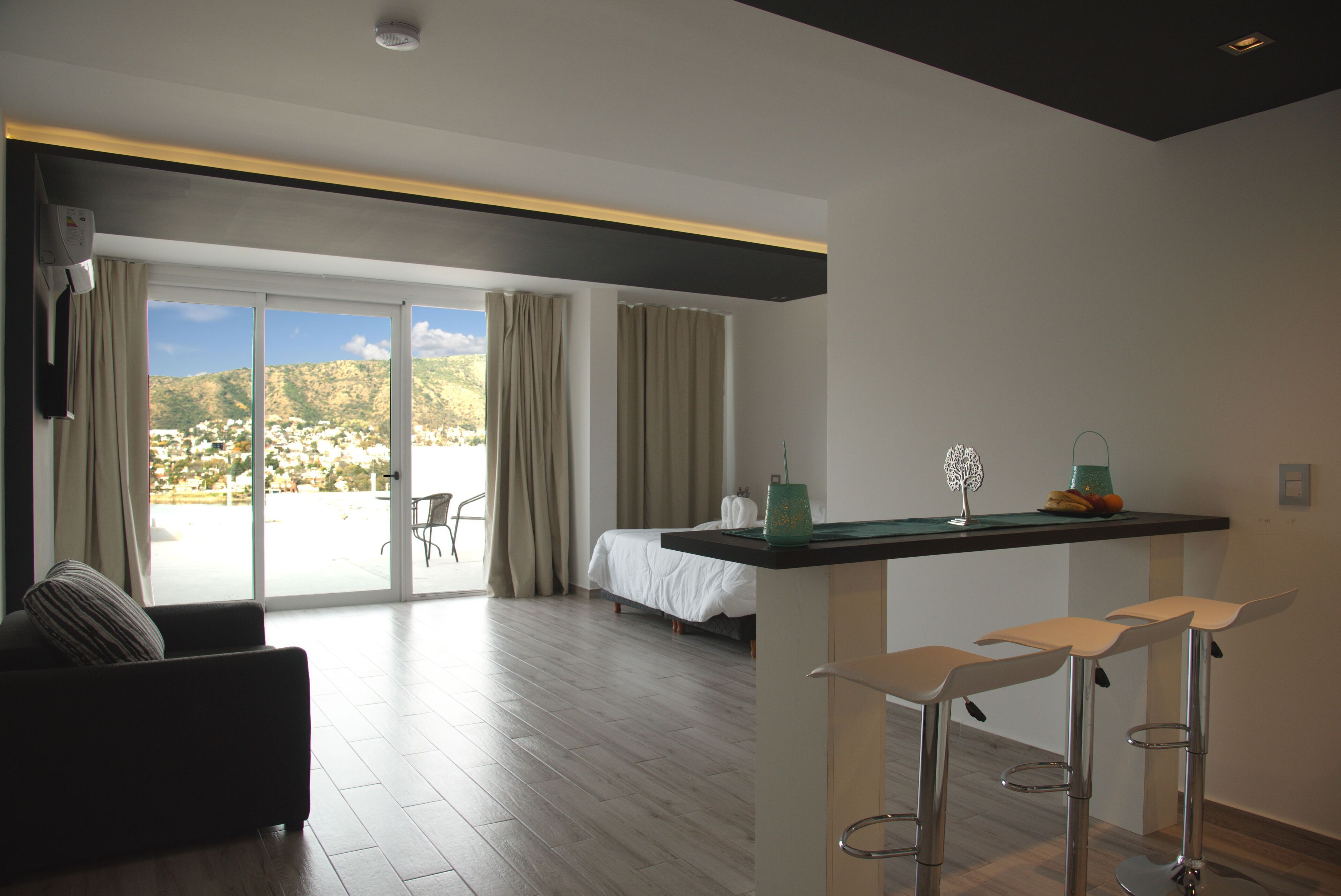 Caja de seguridad en la habitación y cortinas blackout 