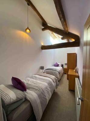 3 bedrooms, free WiFi, bed sheets - Charming 3-bed Barn in Kendal (Kendal)