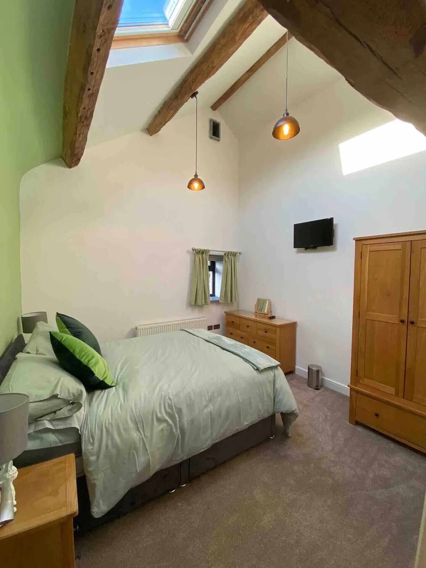 3 bedrooms, free WiFi, bed sheets