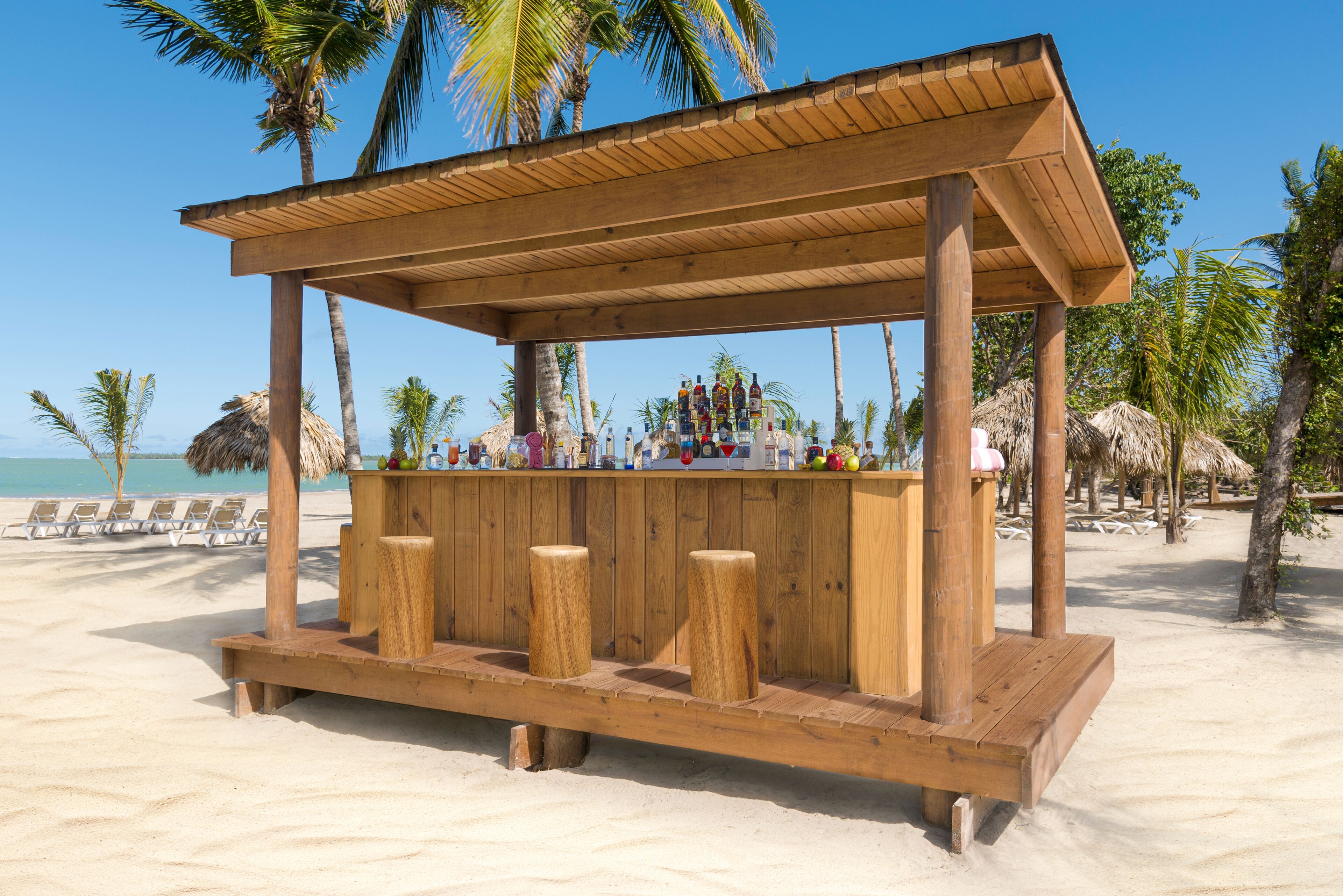 5 bars/lounges, 4 swim-up bars, 2 beach bars