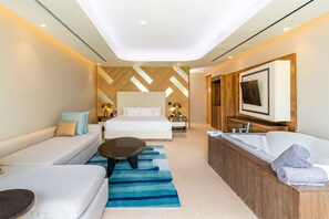 Grand Suite, 1 King Bed, Jetted Tub (Junior)