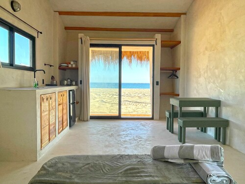 Casita H - a little house by the sea