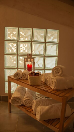 Traditional Duplex | Bathroom | Shower, hair dryer, bidet, towels - Orto dei Rolli (Moneglia)